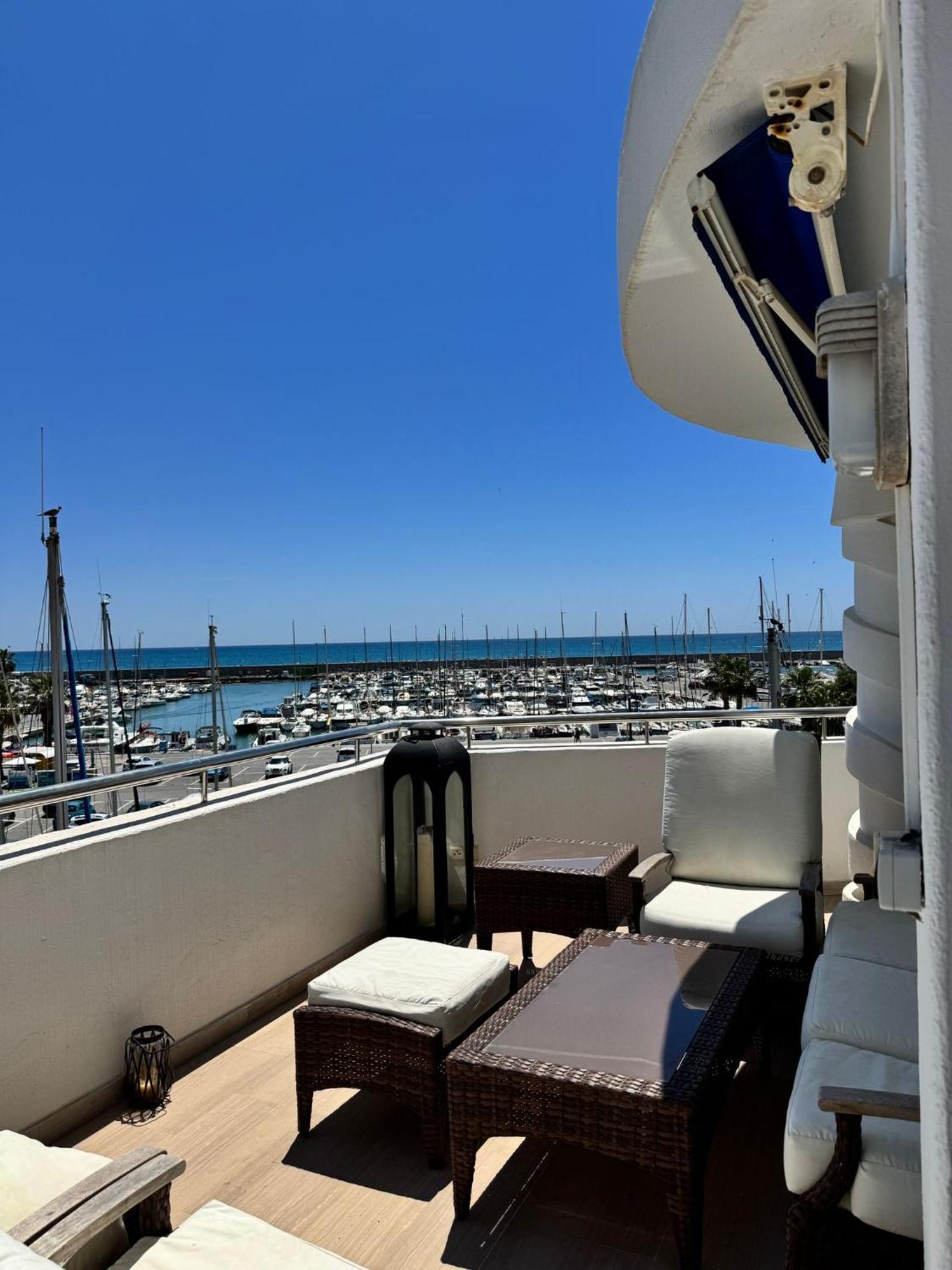 Lujoso Atico Duplex En Puerto Marina *