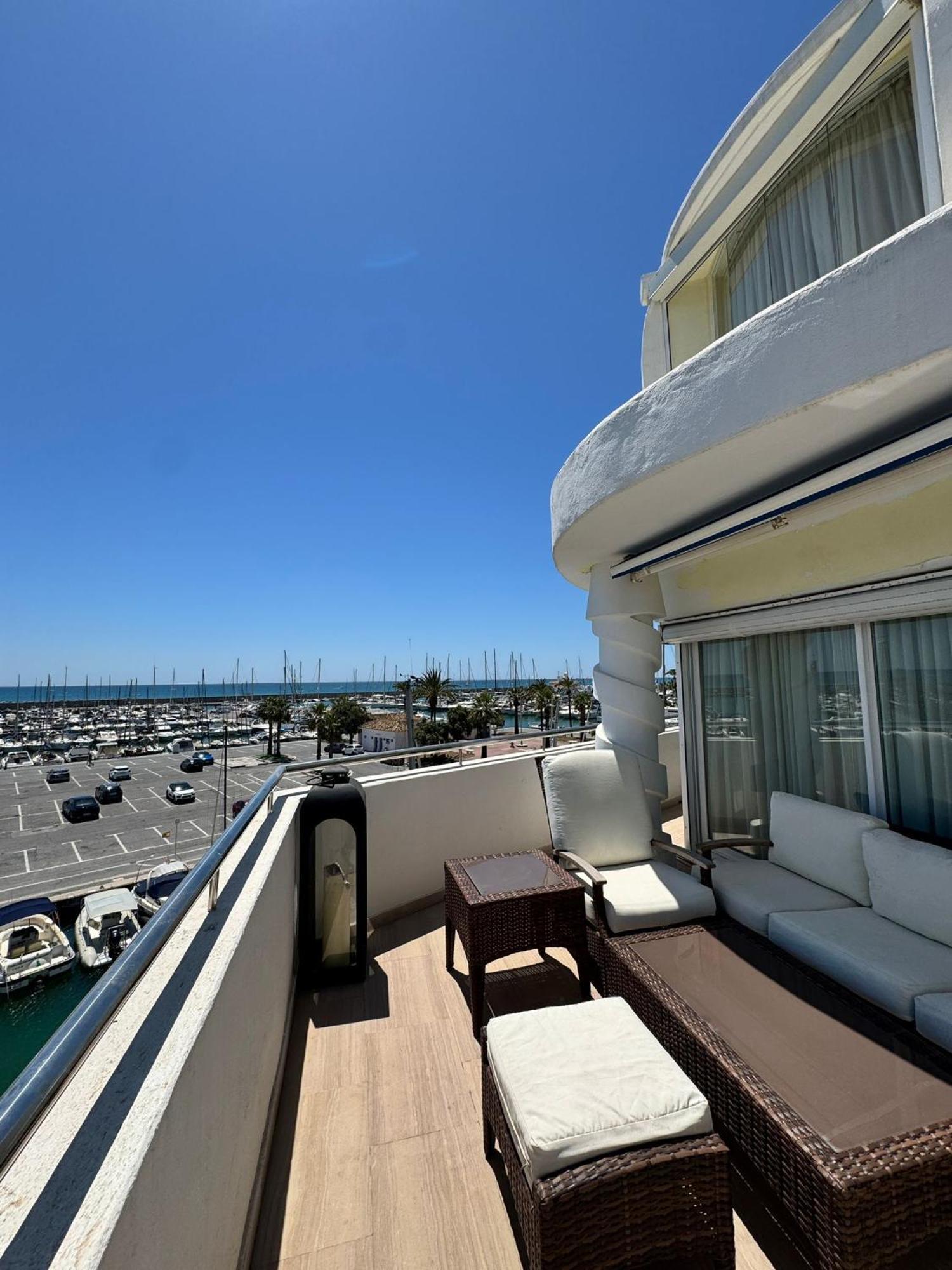 Apartamento Lujoso Atico Duplex En Puerto Marina *