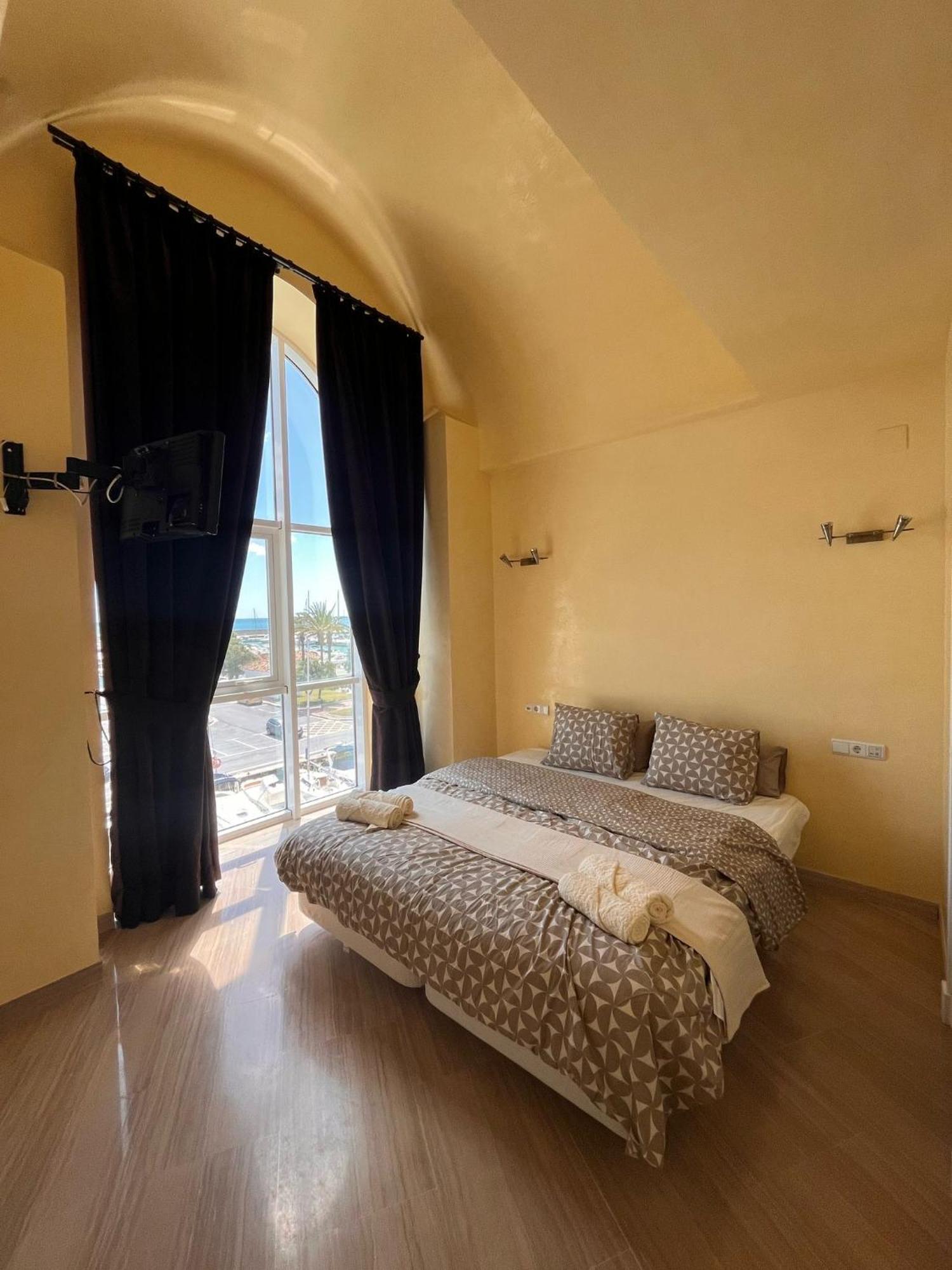 Lujoso Atico Duplex En Puerto Marina Appartement